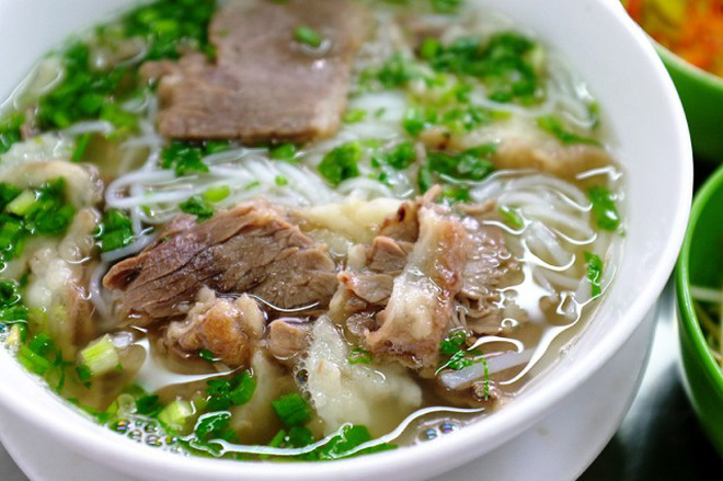 eat pho in saigon restaurant cao van